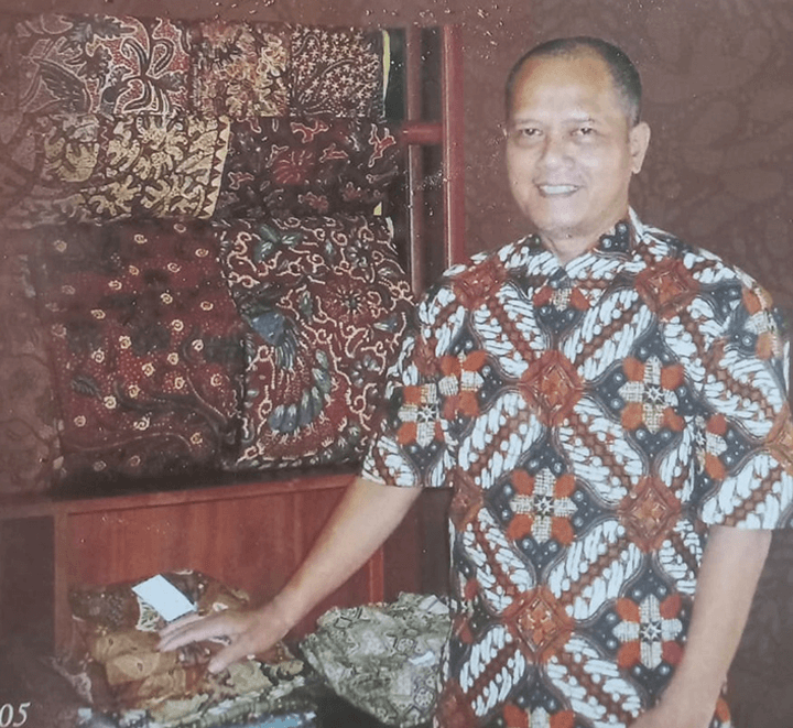 100% Handmade Batik Center, cheapest batik center in baturraden, handmade batik, handwritten batik 100% handmade, omah batik baturraden, omah batik purbayan baturraden, purbayan motif smooth fabric, The most complete batik center in Baturraden